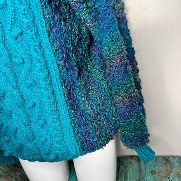 Vintage Handmade Cableknit Turtleneck Sweater Size Medium - Picture 4 of 12